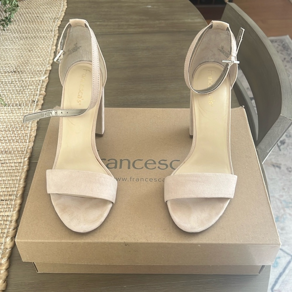 Nude Francesca’s block heel